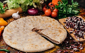 Постный осетинский пирог с фасолью